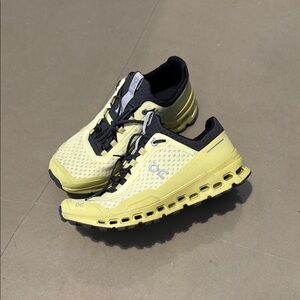 Men’s On Running Cloudultra Trail Running Shoes - size 8